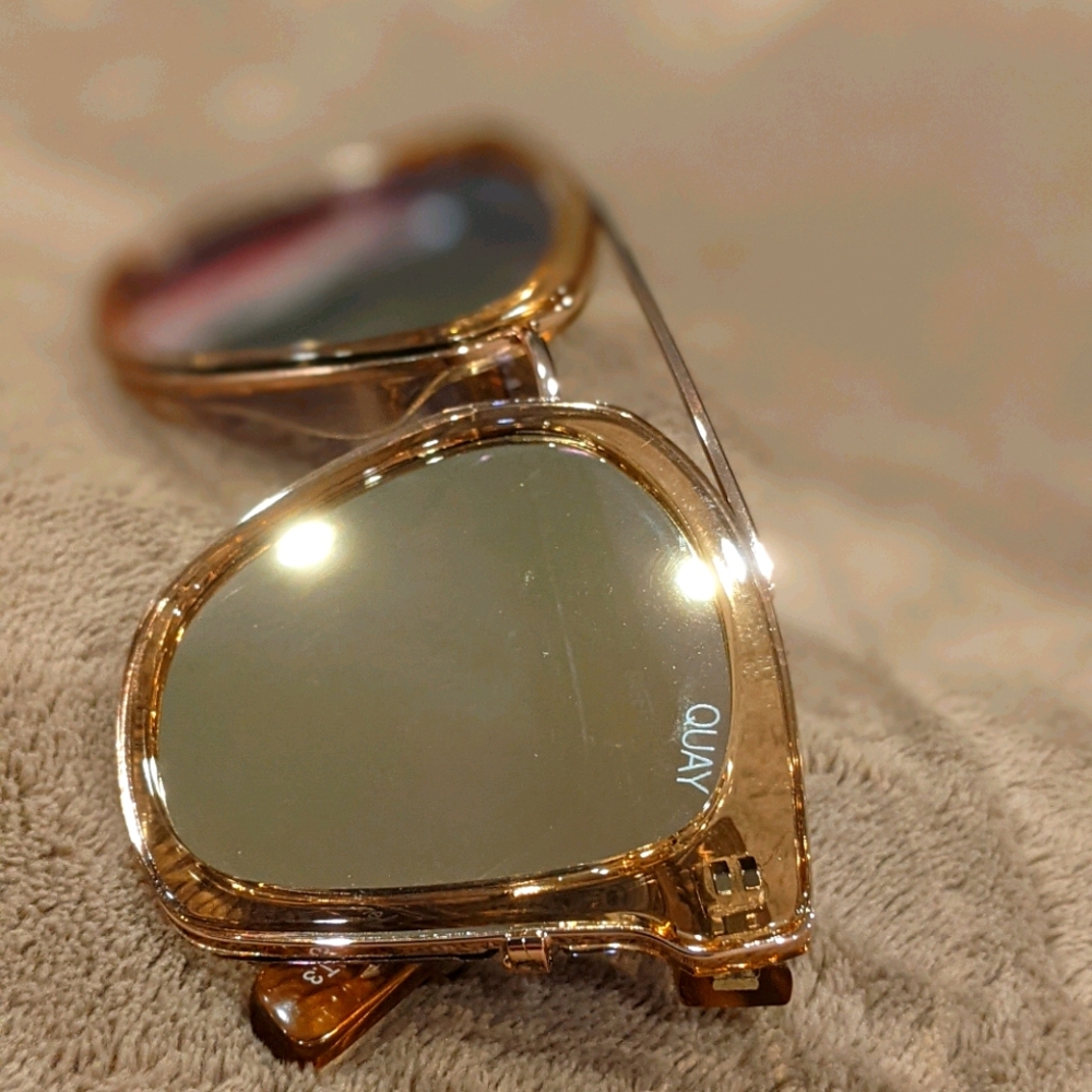 NWOT Quay Sunnies 😎